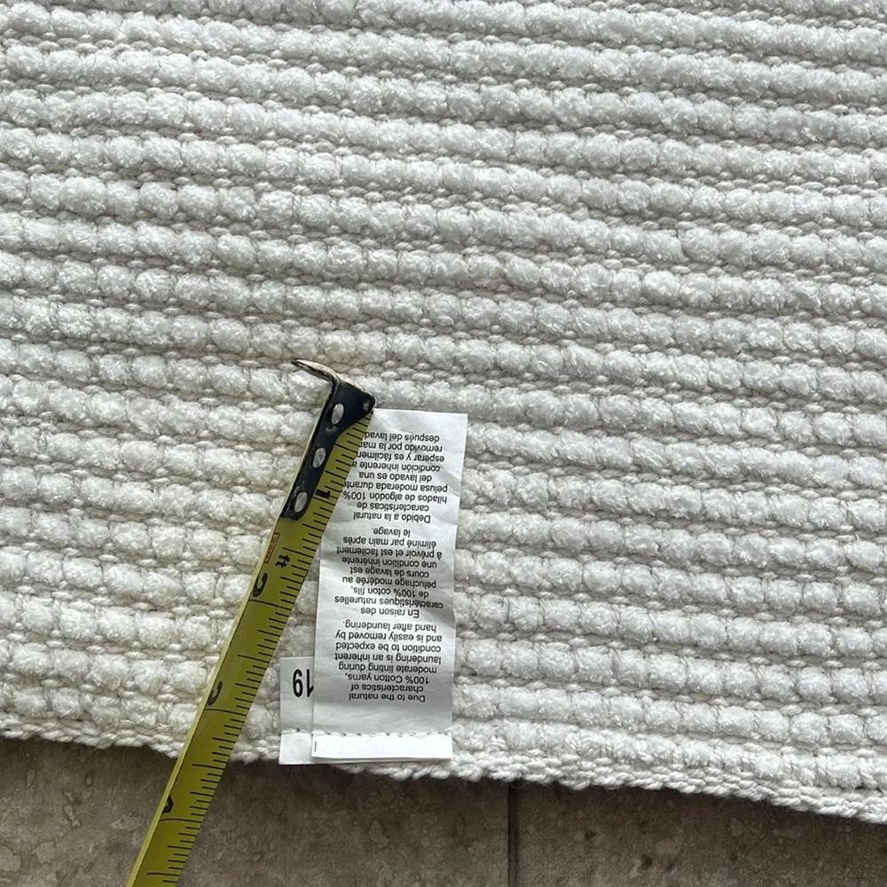 Pom Pom floor mat. NWOT. Never used. Non smoker home.